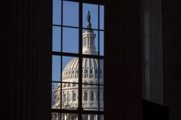 Охотник на Капитолий: что известно о 18-летнем &laquo;одиночке&raquo; в тактическом жилете, переполошившем Вашингтон