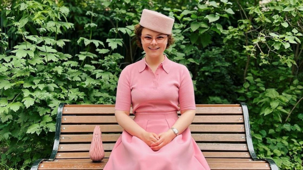 &quot;Стиль безупречный&quot;: супругу Петросяна похвалили за интересные образы