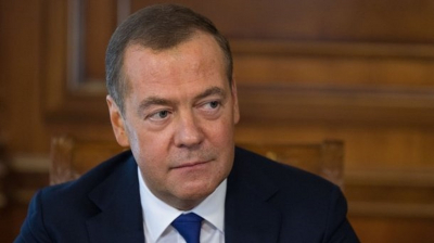 Медведев: после распада СССР россияне смотрели на Запад сквозь розовые очки