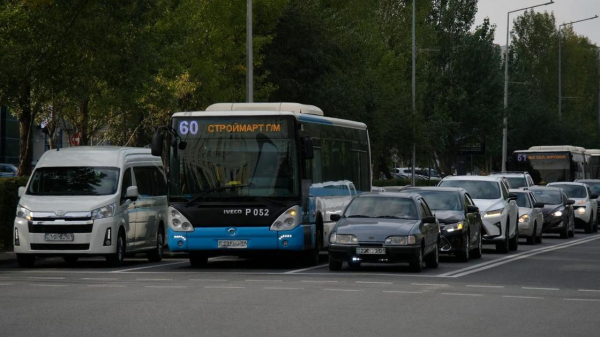 Проезд автобусов к остановке "Театр Астана Опера" закрыли в Астане