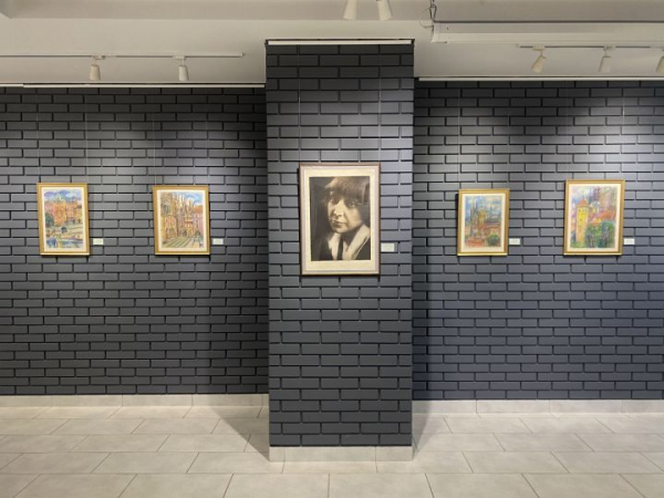 Прага глазами Цветаевой: в картинной галерее Челнов открыта новая выставка