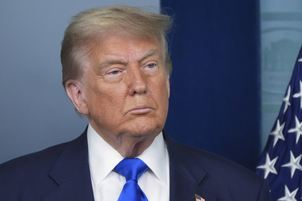 Трамп продлил перемирие с Ираном из-за раскола в Исламской Республике