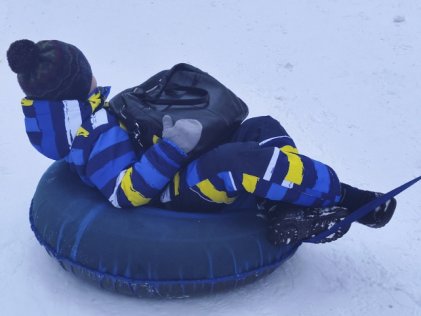 Переломы и черепно-мозговые: приморские врачи рассказали, какие увечья получают дети на тюбингах