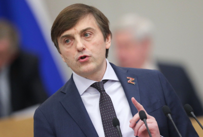 Кравцов: серьезных изменений в заданиях ЕГЭ в ближайшее время не будет