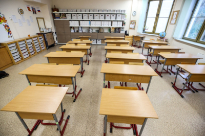 Кравцов ответил на вопрос об изменении срока обучения в школах