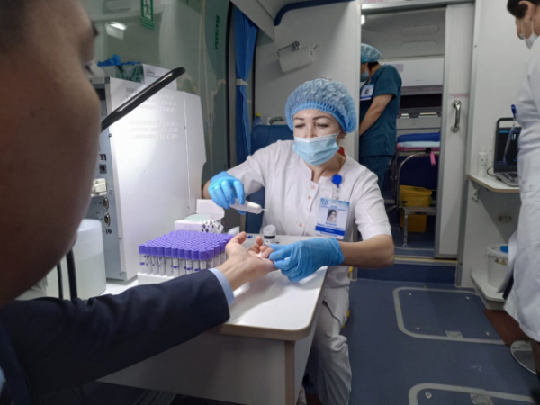 &laquo;Возможно, анализы фальсифицируют&raquo;: предприниматели обеспокоены задержками выплат в рамках ОСМС и ГОМБП