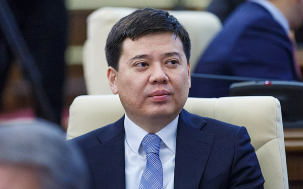 Экс-глава юстиции осужден к 9 годам лишения свободы