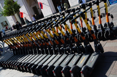 Кадаков заявил, что водители КАМАЗа и электросамоката должны иметь равные права