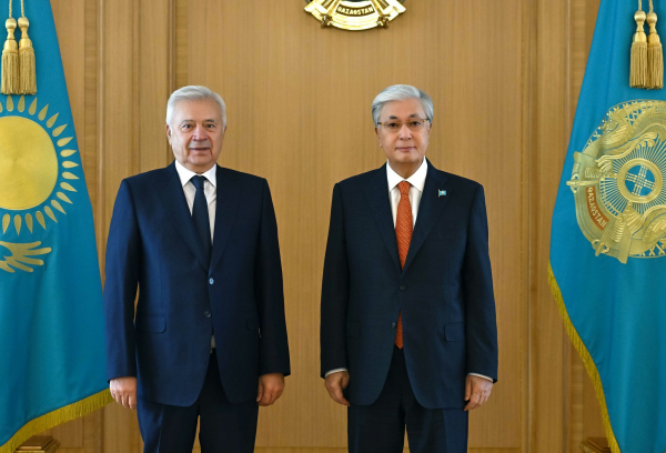 Глава государства принял акционера компании &laquo;Лукойл&raquo; Вагита Алекперова