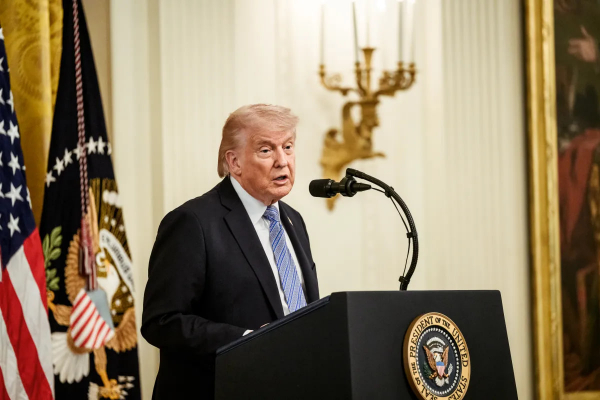WP: Трампа тайно пересадили на военный самолет из-за угрозы покушения со стороны Ирана