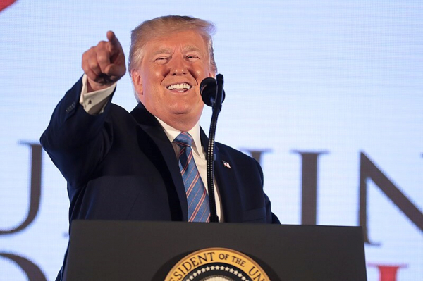 Политолог Дудаков назвал слова Трампа о четвертом сроке троллингом демократов