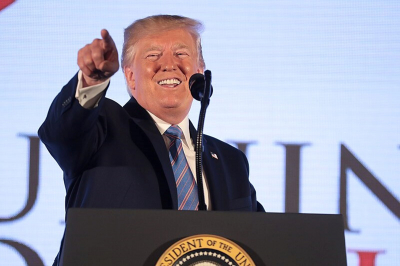 Политолог Дудаков назвал слова Трампа о четвертом сроке троллингом демократов
