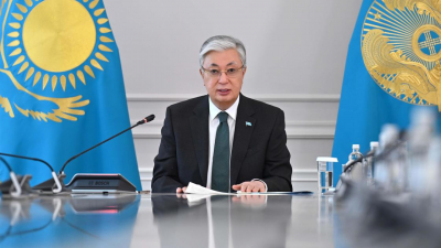 Токаев выступает с обращением к казахстанцам