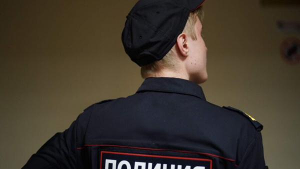 Жители дома пожаловались на агрессивного соседа, угрожающего детям - полиция начала проверку 07/08/2026 &ndash; Новости