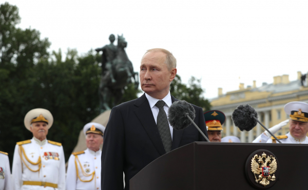 Мема: Туск ошибся, назвав выход США из НАТО мечтой Путина