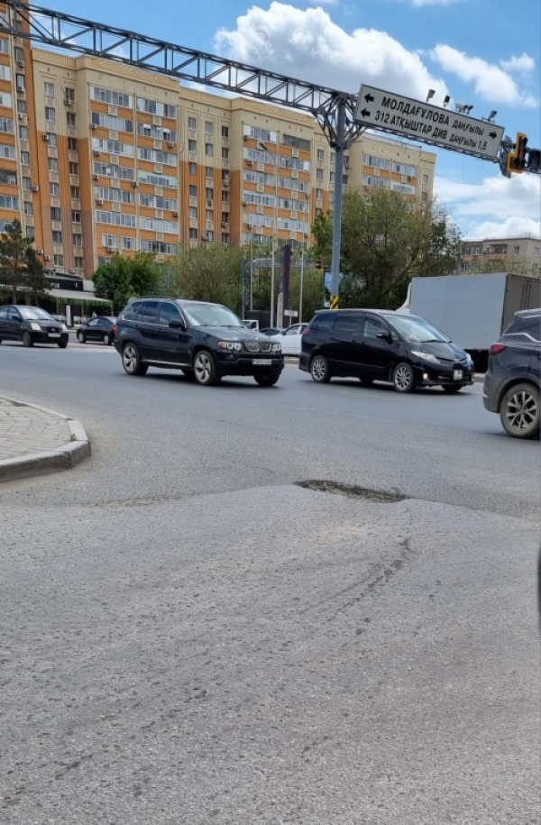 Народный репортер. Яму не заделали во время ремонта дороги