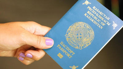 Могут ли казахстанцы добавлять к фамилии окончание &quot;тегі&quot; или &quot;келіні&quot;, ответили в Минюсте