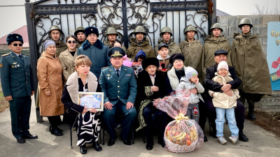 К ветерану – с почестями