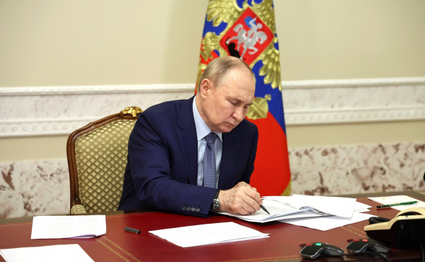 Путин подписал закон о сроке до 5 лет за отрицание геноцида советского народа