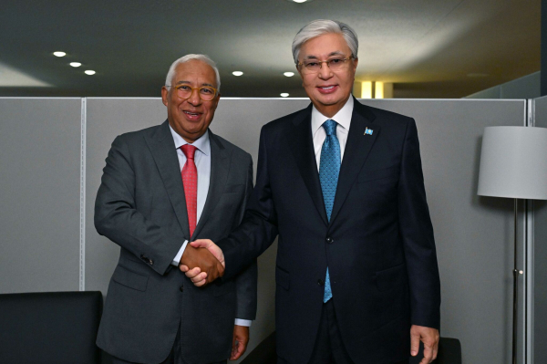 Глава государства провел переговоры с Президентом Европейского Совета