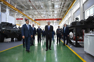 Президент приехал на завод Besqaru