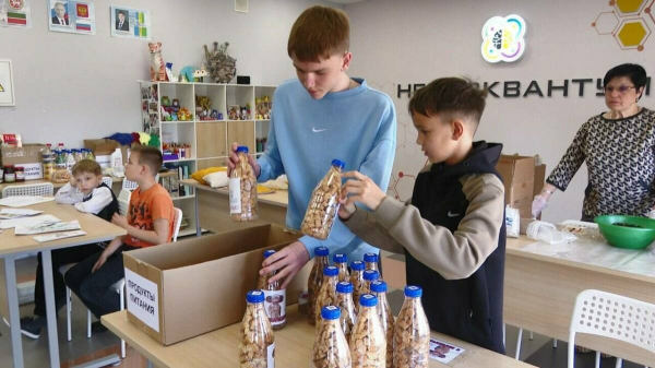 Более 100 килограммов помощи в месяц: как кванториум Нижнекамска поддерживает бойцов СВО