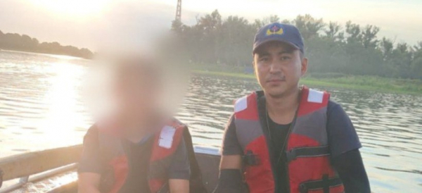 Ребенка чуть не унесло течением во время купания на городском пляже в Семее