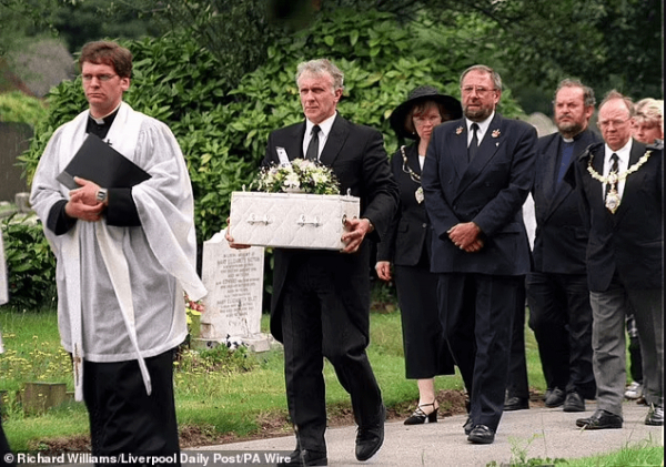 Женщину оправдали за убийство новорожденного сына в 1998 году