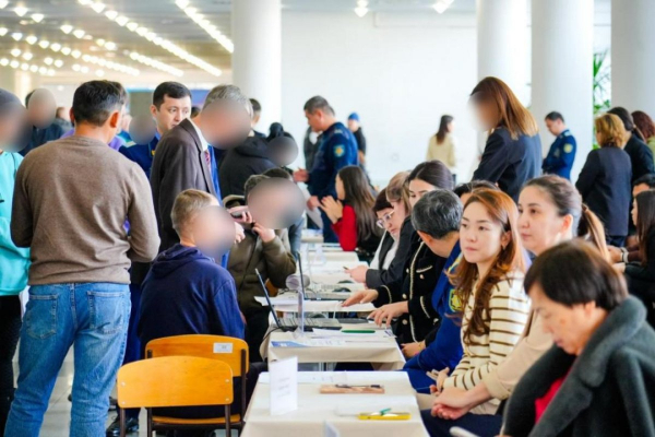 Ярмарку вакансий и консультации провели для лиц, состоящих на учете в Астане