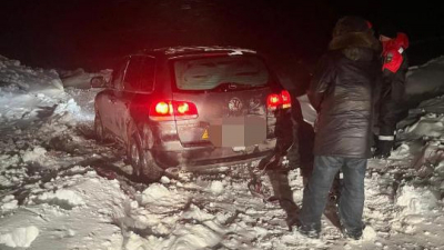 За праздничные дни из снежных заносов спасено более 300 человек
