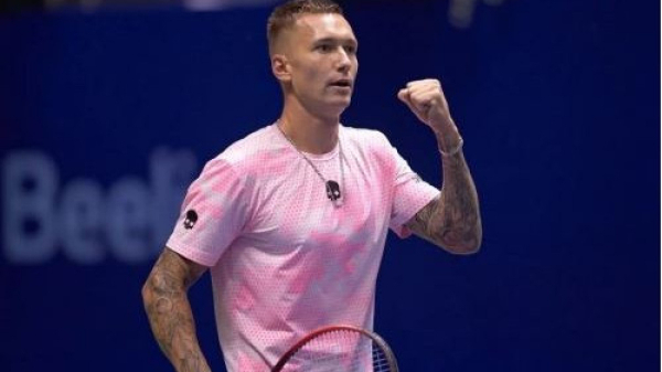 Казахстанский теннисист камбэком стартовал на турнире в Китае