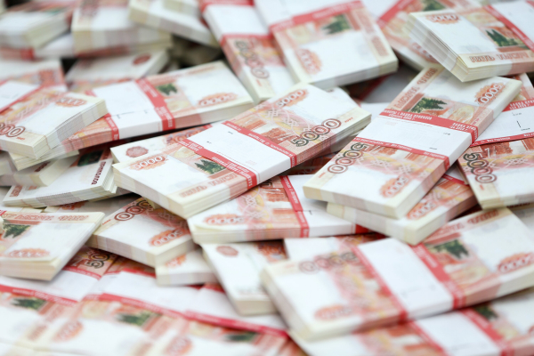 Профессор Сафонов: серую зарплату взыскать в суде почти невозможно