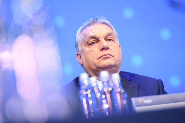 NZZ: решение Орбана заблокировать кредит Украине вызвало ярость у&nbsp;Зеленского
